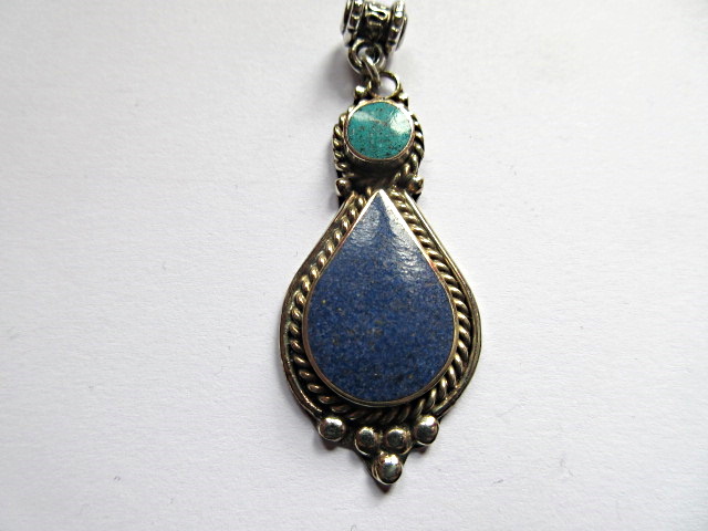 Pendentif en turquoise et corail - modle 9